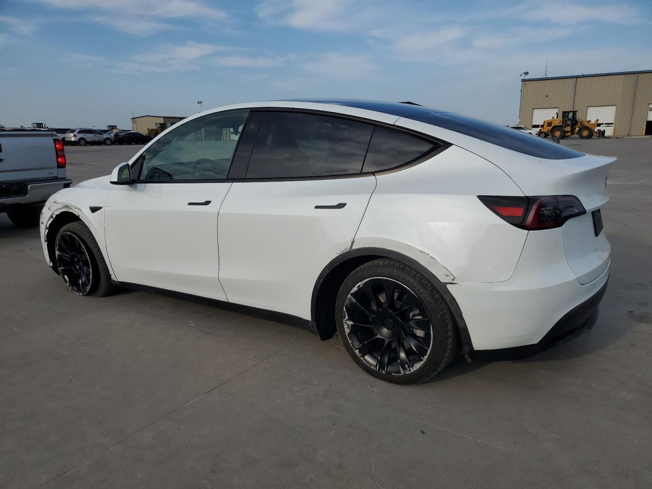 7SAYGAEE0PF710202  tesla model y 2023 IMG 2