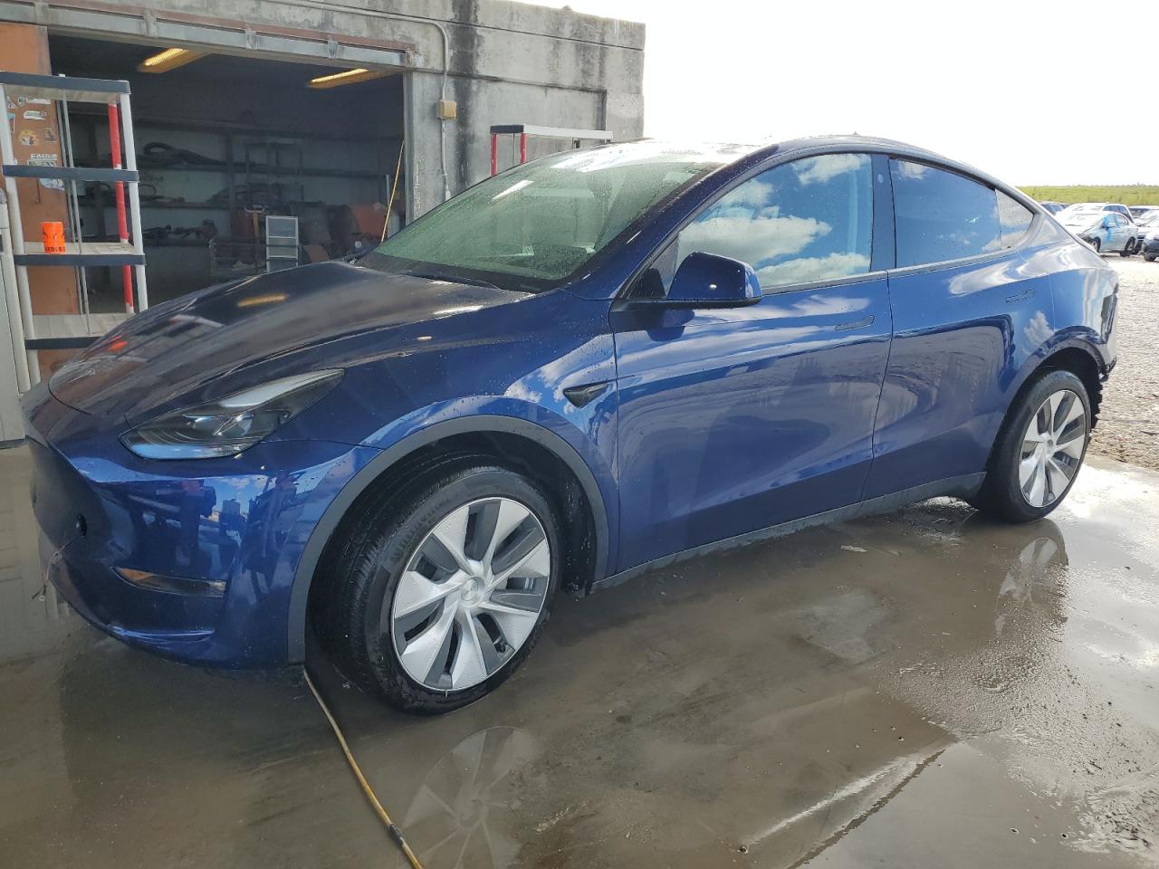 7SAYGAEE2PF669815  tesla model y 2023 IMG 0