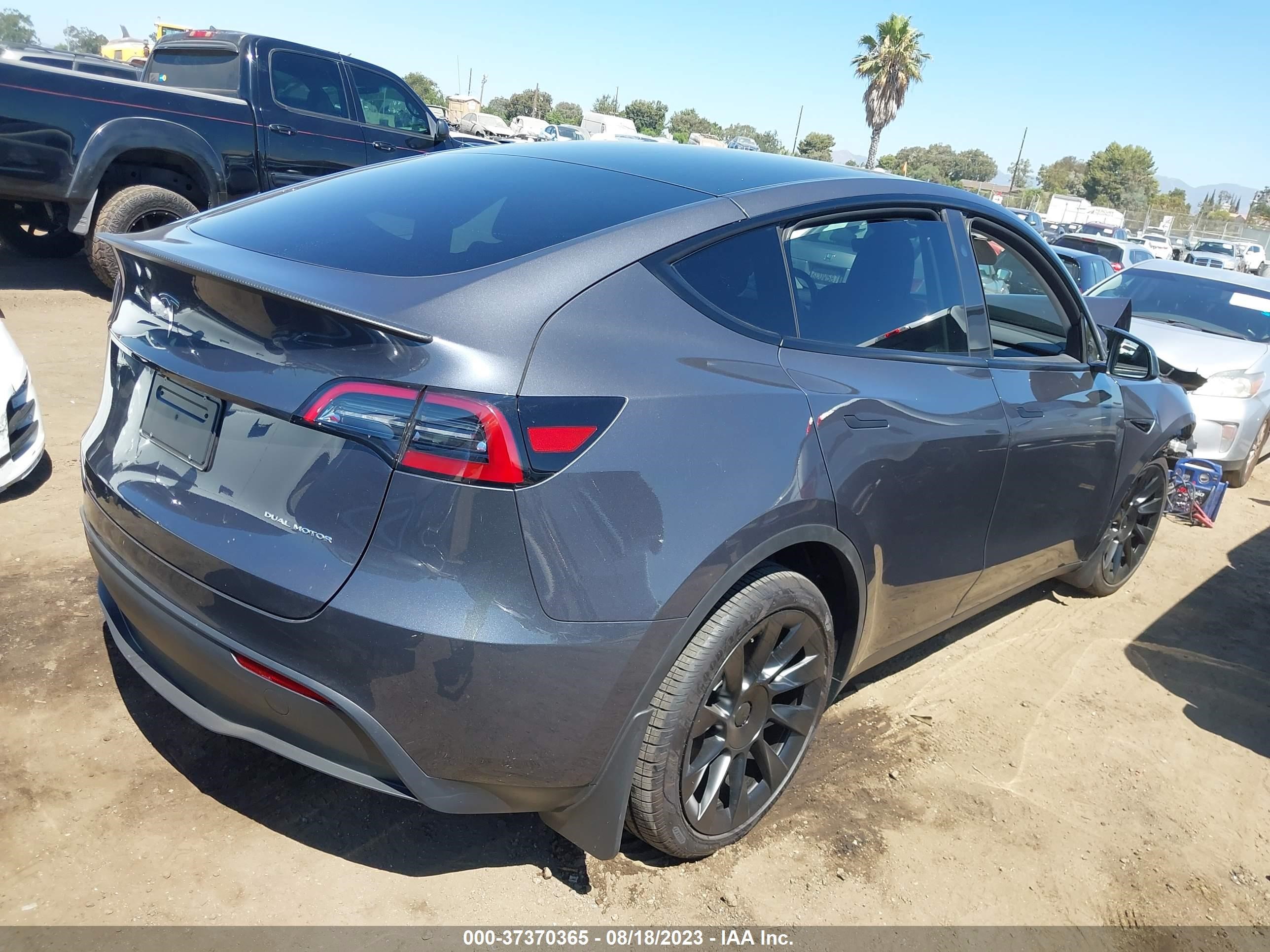 7SAYGAEE5PF814314  tesla model y 2023 IMG 3