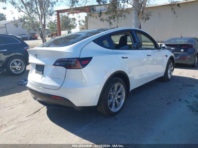 7SAYGDEE0PA092250  tesla model y 2023 IMG 3