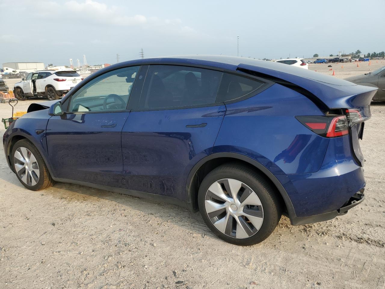 7SAYGDEE0PA165987  tesla model y 2023 IMG 1