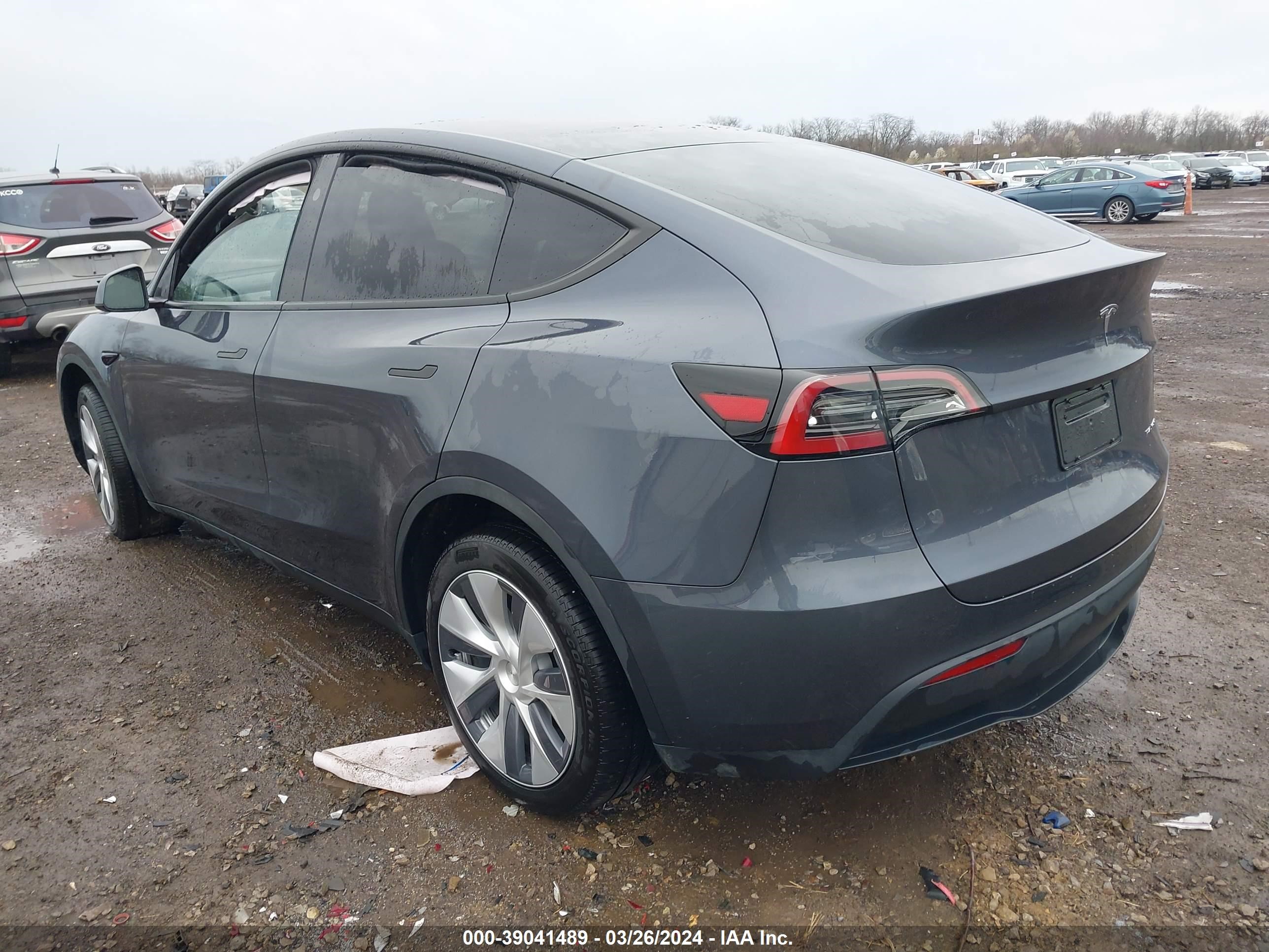 7SAYGDEE1PA188419  tesla model y 2023 IMG 2