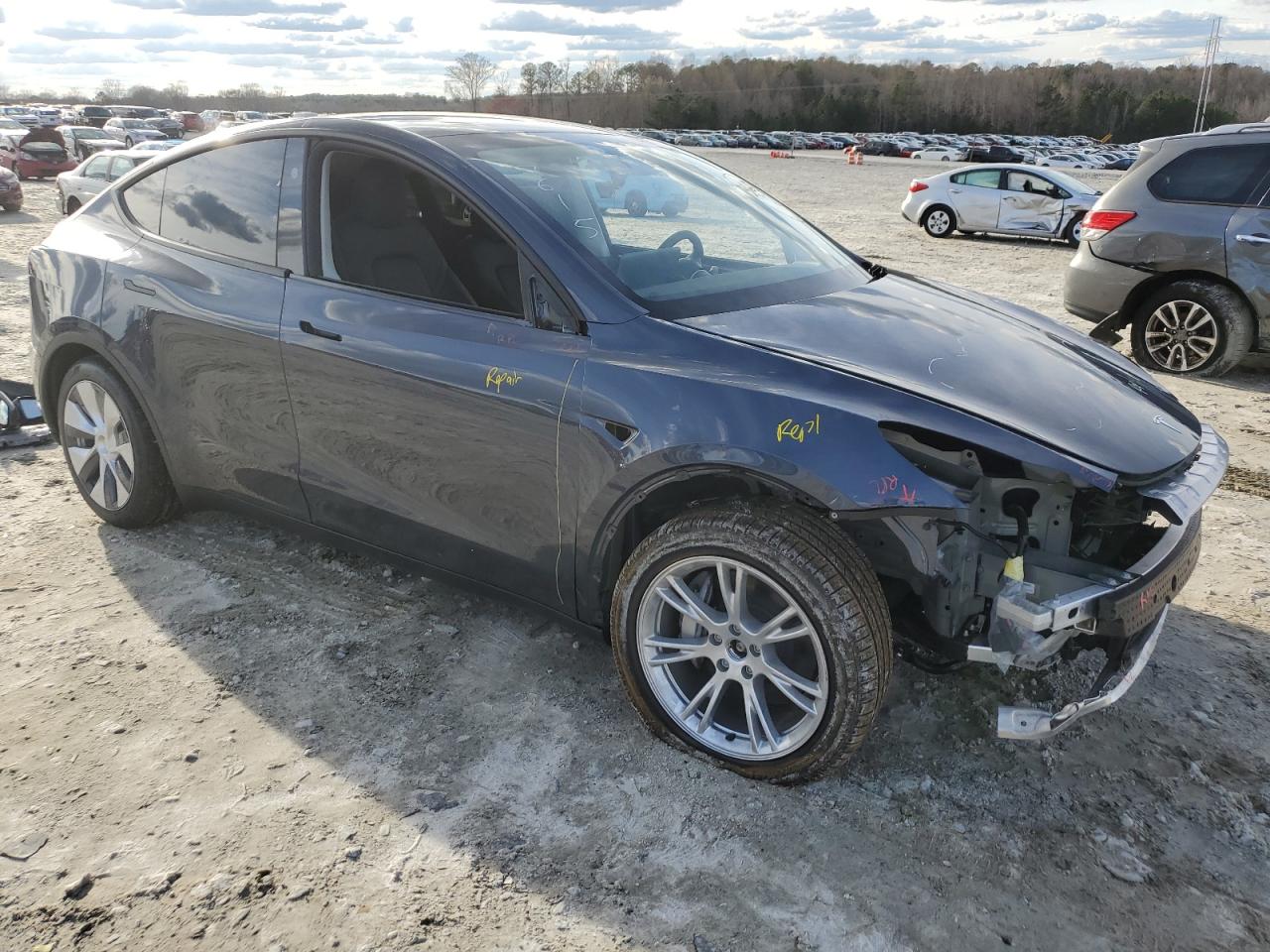 7SAYGDEE2PA197615  tesla model y 2023 IMG 3