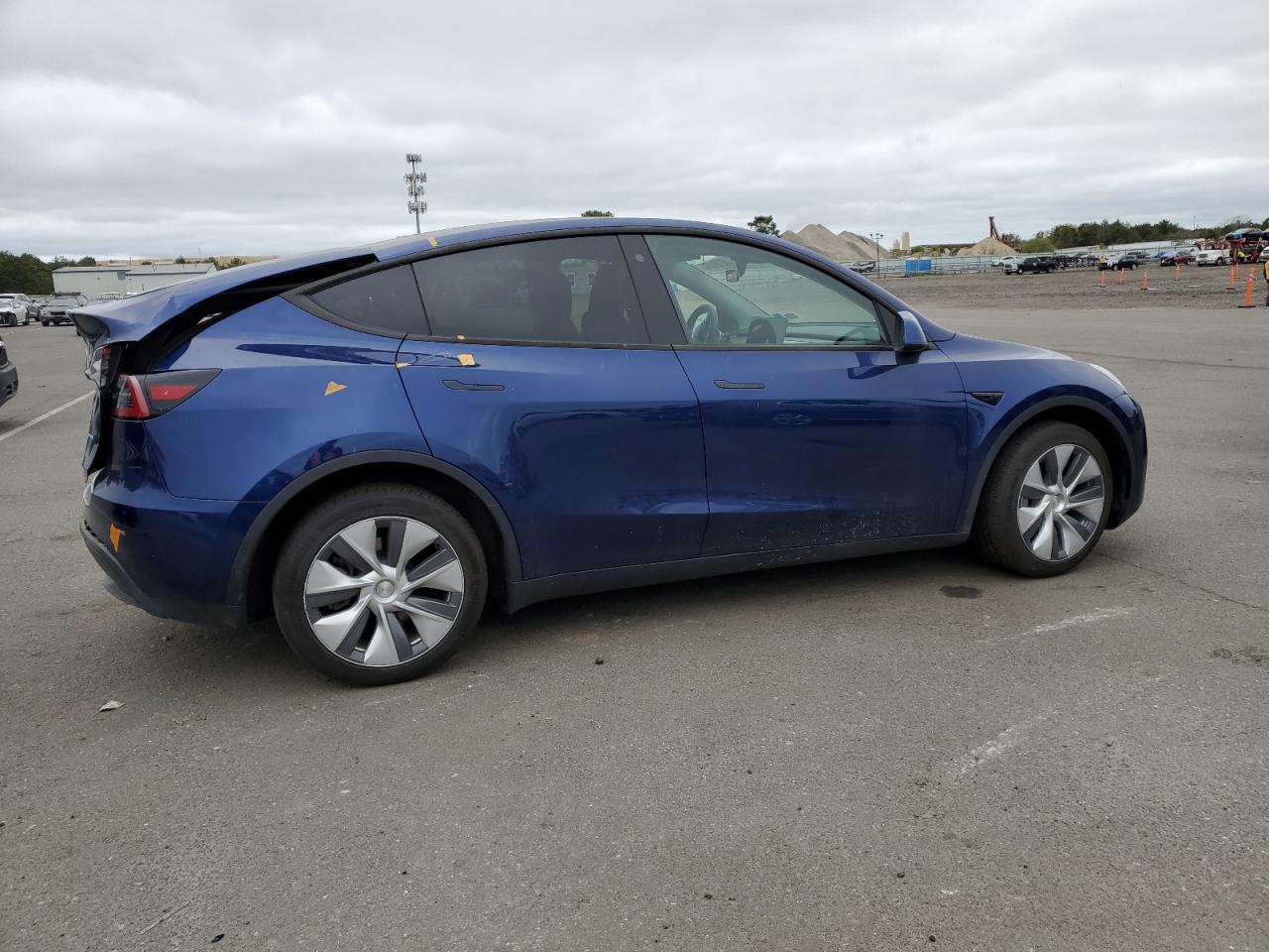 7SAYGDEE5PA064783  tesla model y 2023 IMG 2