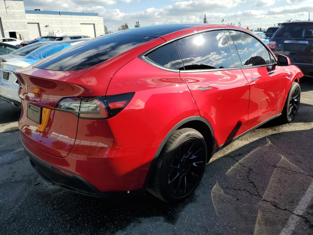 7SAYGDEE5PF886342  tesla model y 2023 IMG 2