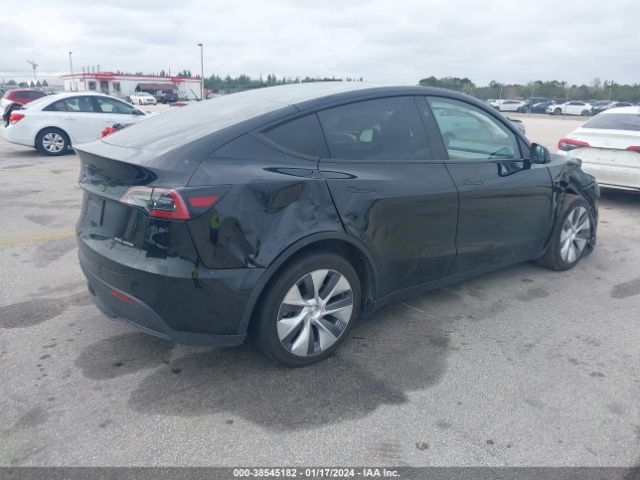 7SAYGDEE6PA150989  tesla model y 2023 IMG 3