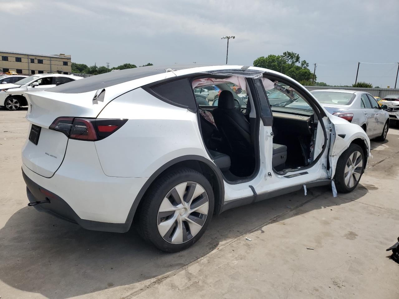 7SAYGDEE8PA128797  tesla model y 2023 IMG 2