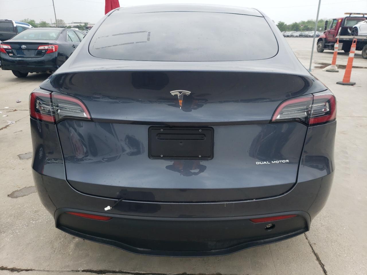 7SAYGDEE8PA186456  tesla model y 2023 IMG 5