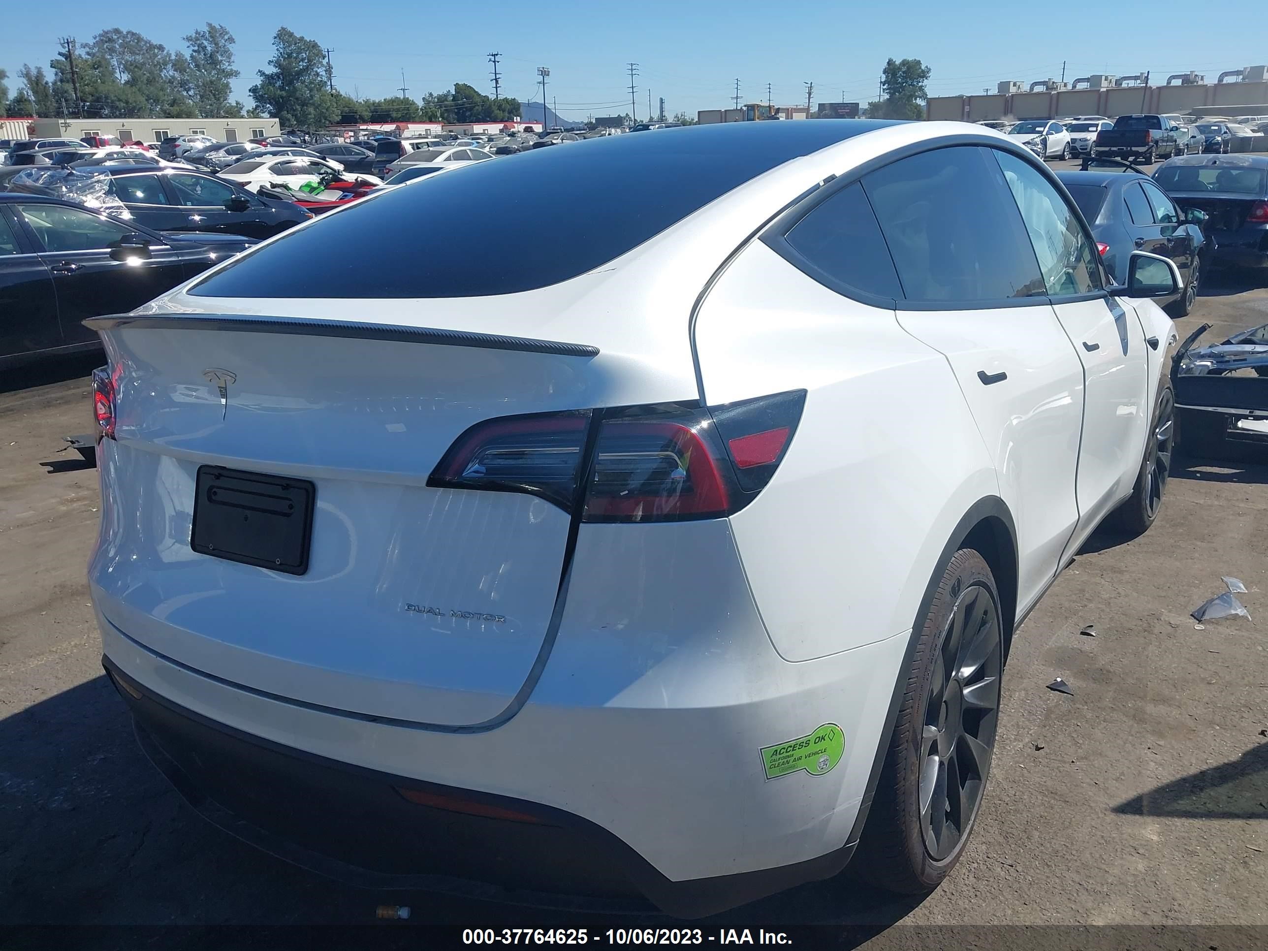 7SAYGDEE9PA059084  tesla model y 2023 IMG 3