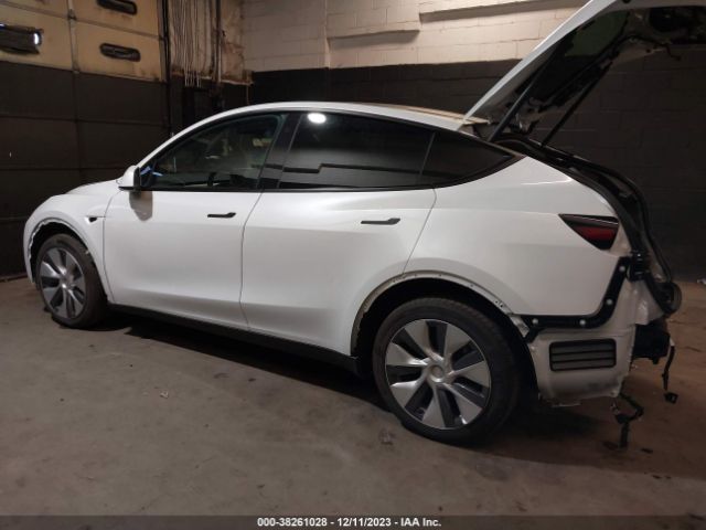 7SAYGDEE9PA117646  tesla model y 2023 IMG 2