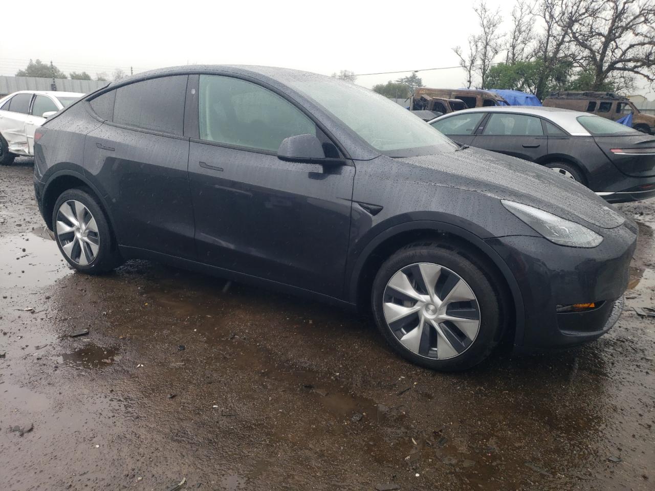 7SAYGDEE0RF014153  tesla model y 2024 IMG 3