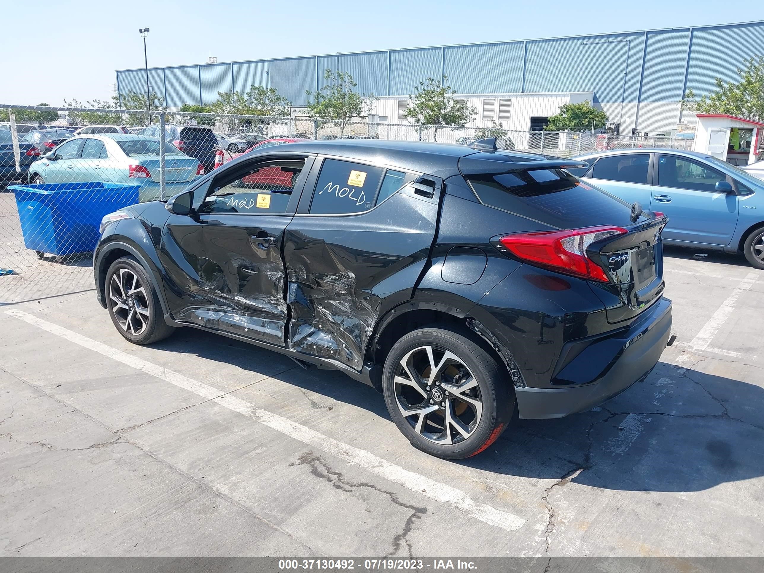 JTNKHMBX5L1080859  toyota c-hr 2020 IMG 2