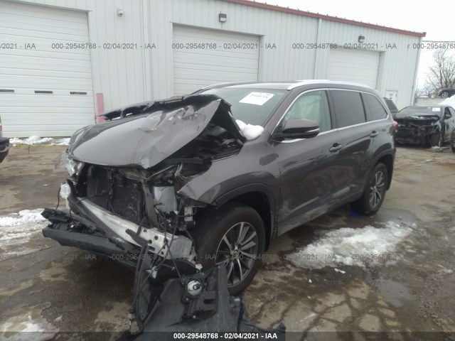 5TDJZRFH2JS495246  toyota highlander 2018 IMG 1