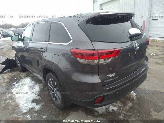 5TDJZRFH2JS495246  toyota highlander 2018 IMG 2