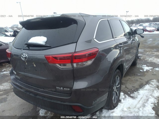 5TDJZRFH2JS495246  toyota highlander 2018 IMG 3