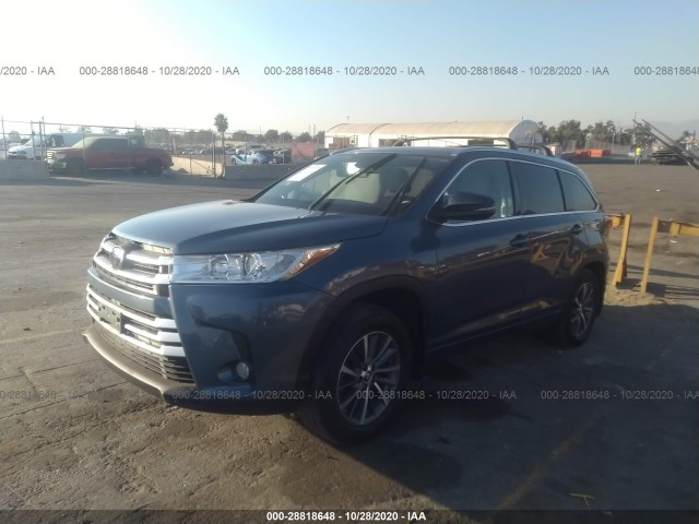 5TDJZRFH9HS484030  toyota highlander 2017 IMG 1