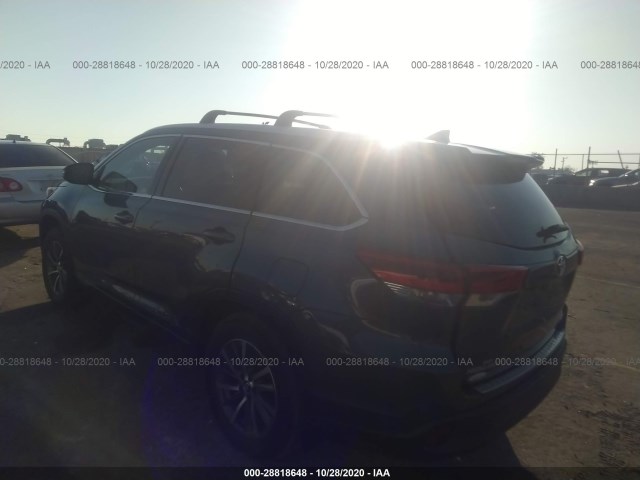 5TDJZRFH9HS484030  toyota highlander 2017 IMG 2