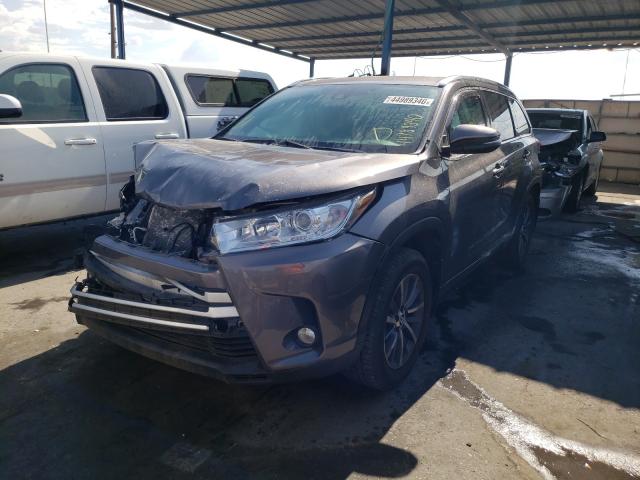 5TDJZRFH9JS558049  toyota highlander 2018 IMG 1