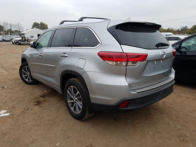 5TDJZRFH9JS871425  toyota highlander 2018 IMG 2