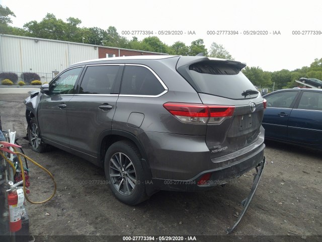 5TDJZRFHXJS889562  toyota highlander 2018 IMG 2