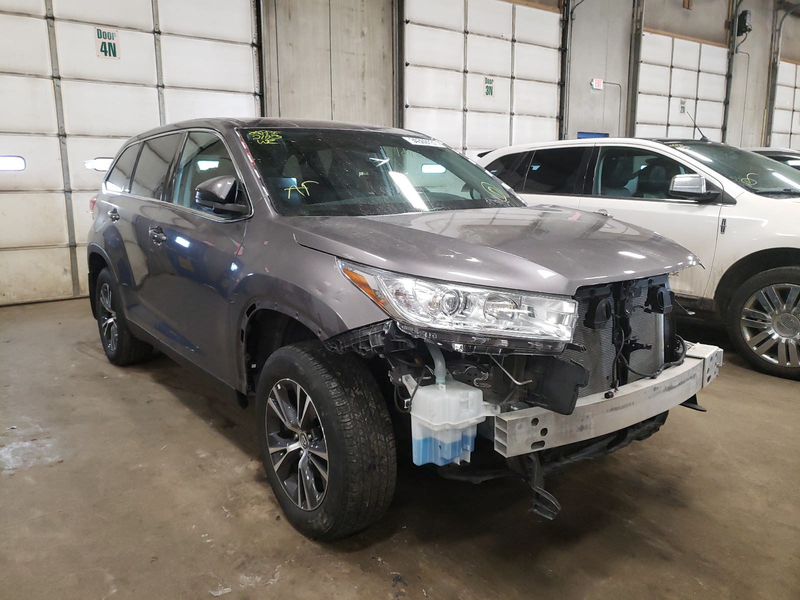 5TDBZRFH9KS702981  toyota highlander 2019 IMG 0