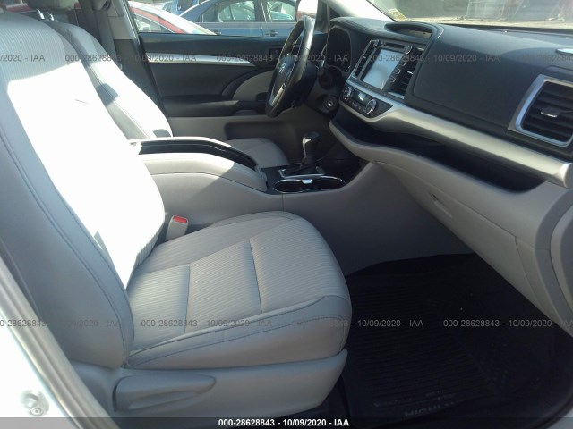 5TDBZRFHXKS926339  toyota highlander 2019 IMG 4