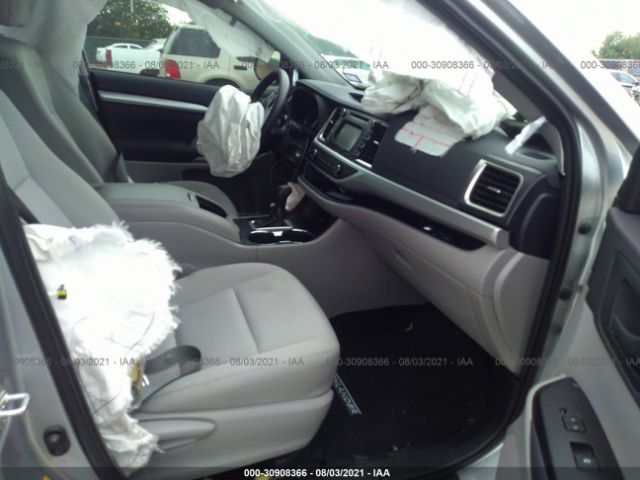 5TDZARFH3KS058593  toyota highlander 2019 IMG 4