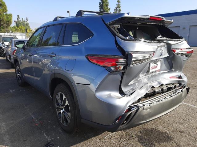 5TDHBRCH4MS067111  toyota highlander 2021 IMG 2