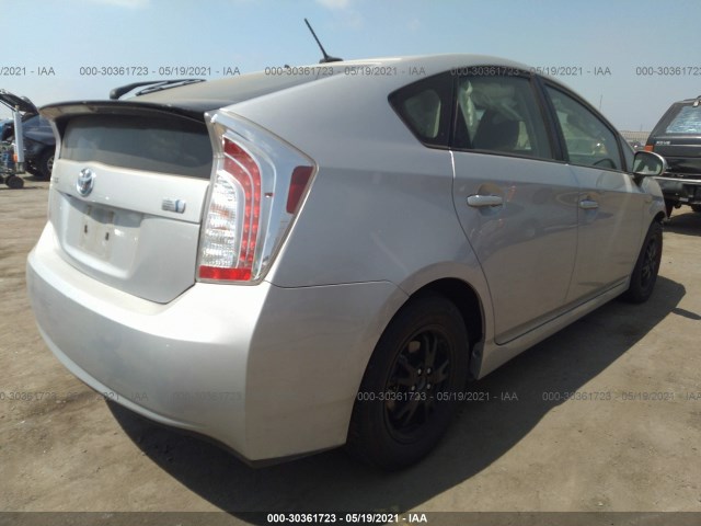 JTDKN3DU4F1927028  toyota prius 2015 IMG 3