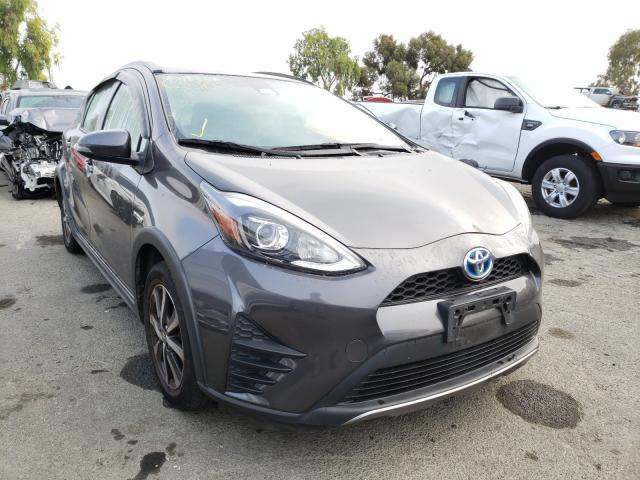 JTDKDTB3XJ1603135  toyota prius c 2018 IMG 0