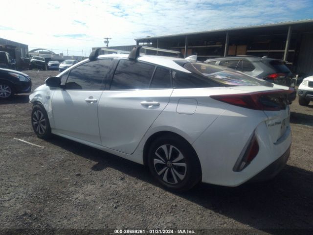 JTDKARFP7H3033182  toyota prius prime 2017 IMG 2