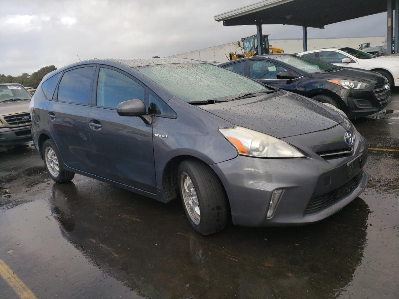 JTDZN3EU7E3308603  toyota prius v 2013 IMG 3