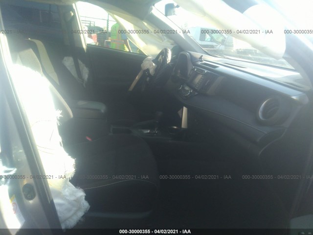 JTMWFREV2JJ182393  toyota rav4 2018 IMG 4