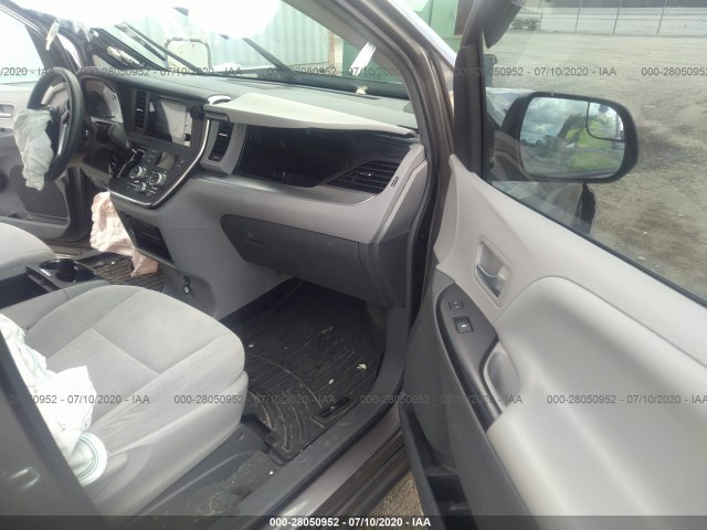 5TDKK3DC1FS682529  toyota sienna 2015 IMG 4