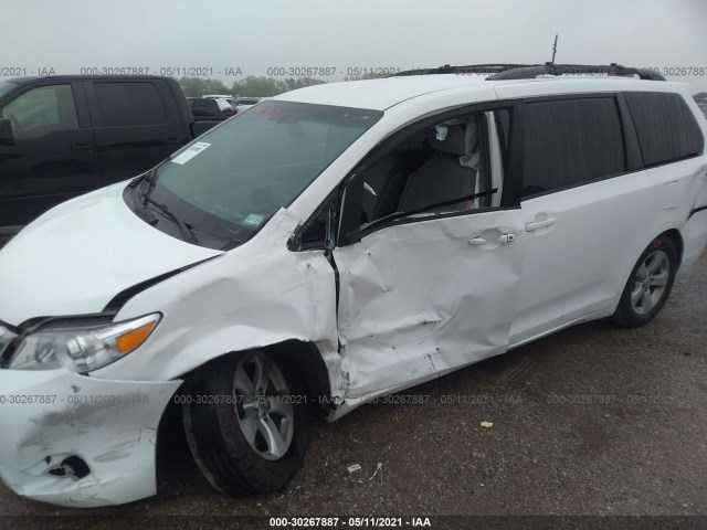 5TDKZ3DC2HS845655  toyota sienna 2017 IMG 5