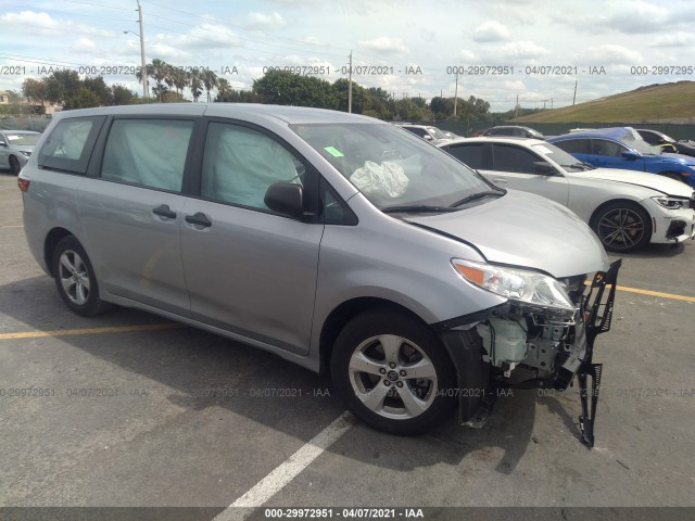 5TDZZ3DC0JS923354  toyota sienna 2018 IMG 0