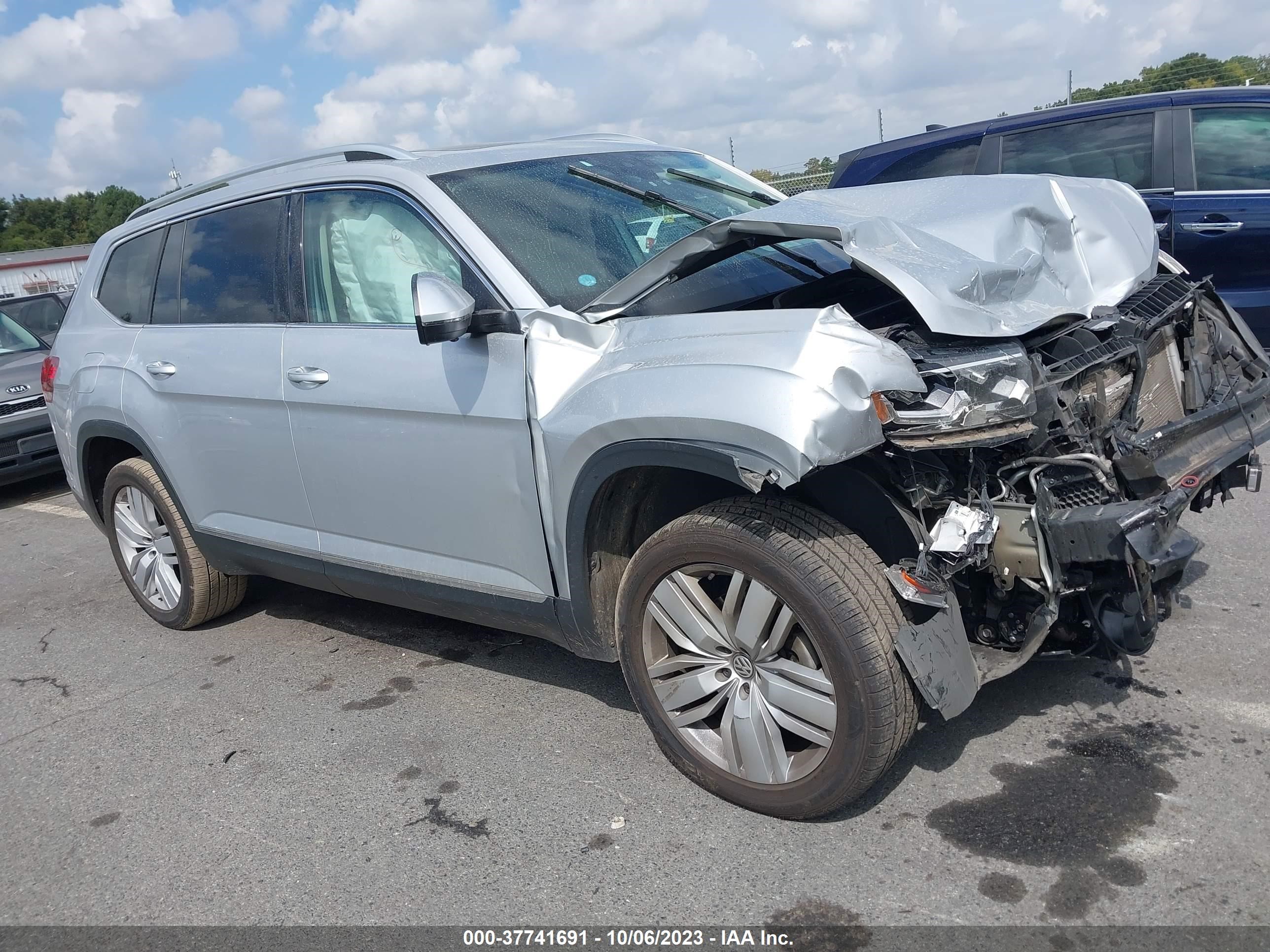 1V2NR2CA9JC557872  volkswagen atlas 2018 IMG 0