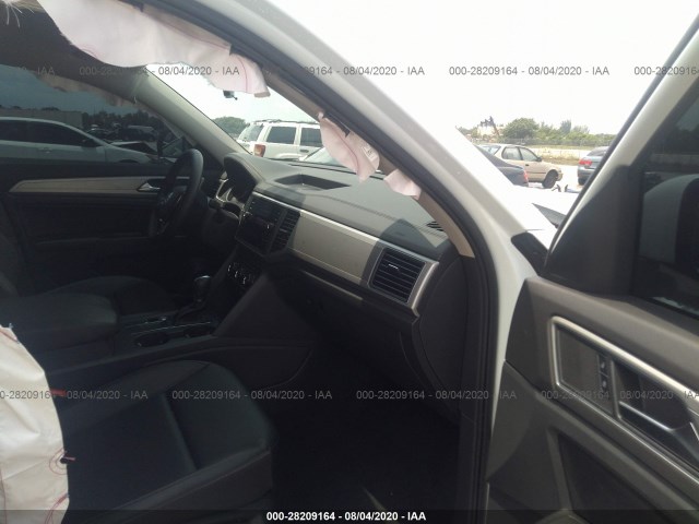 1V2DP2CA3KC588215  volkswagen atlas 2019 IMG 4