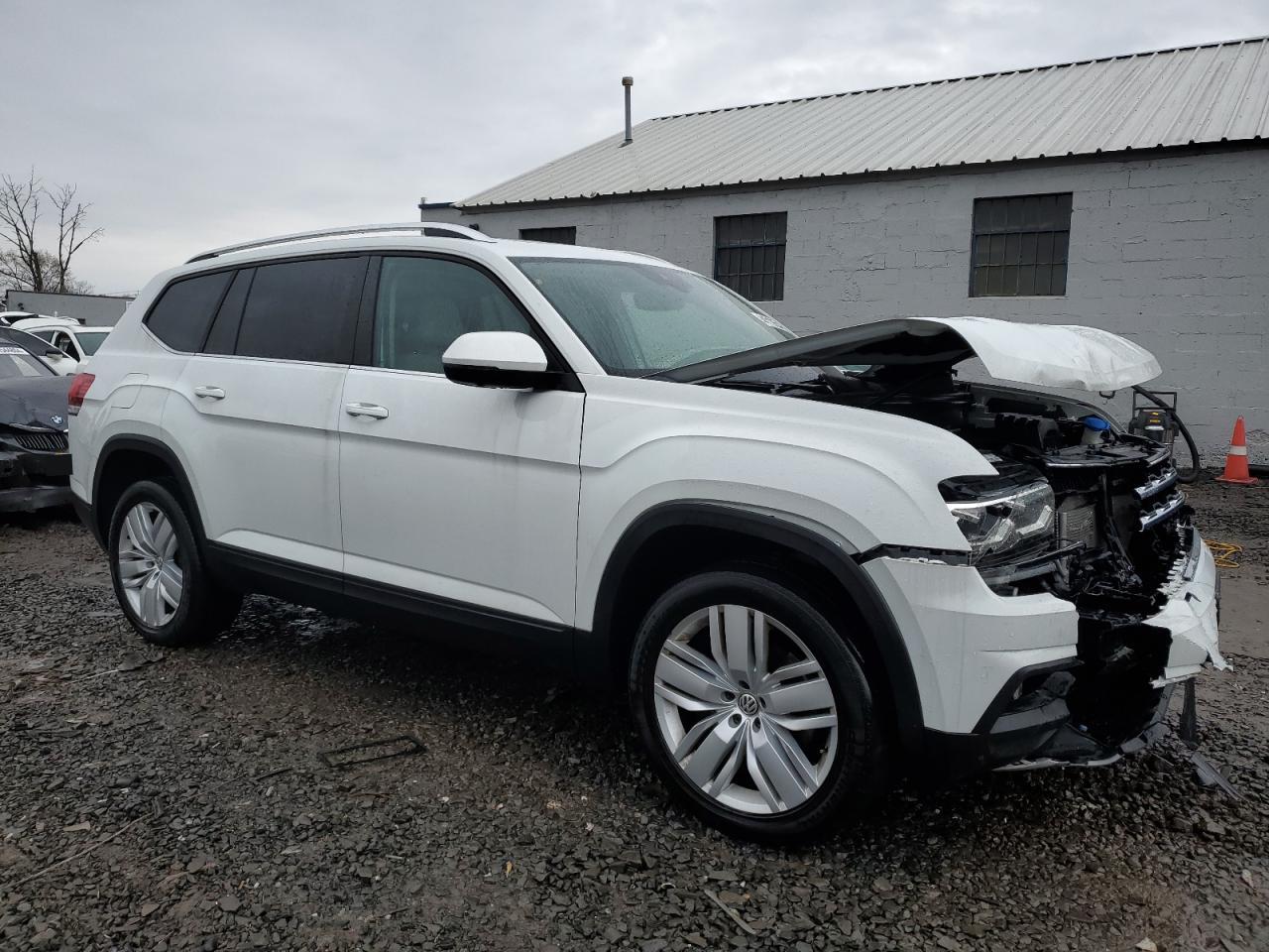 1V2UR2CA2KC586997  volkswagen atlas 2019 IMG 3