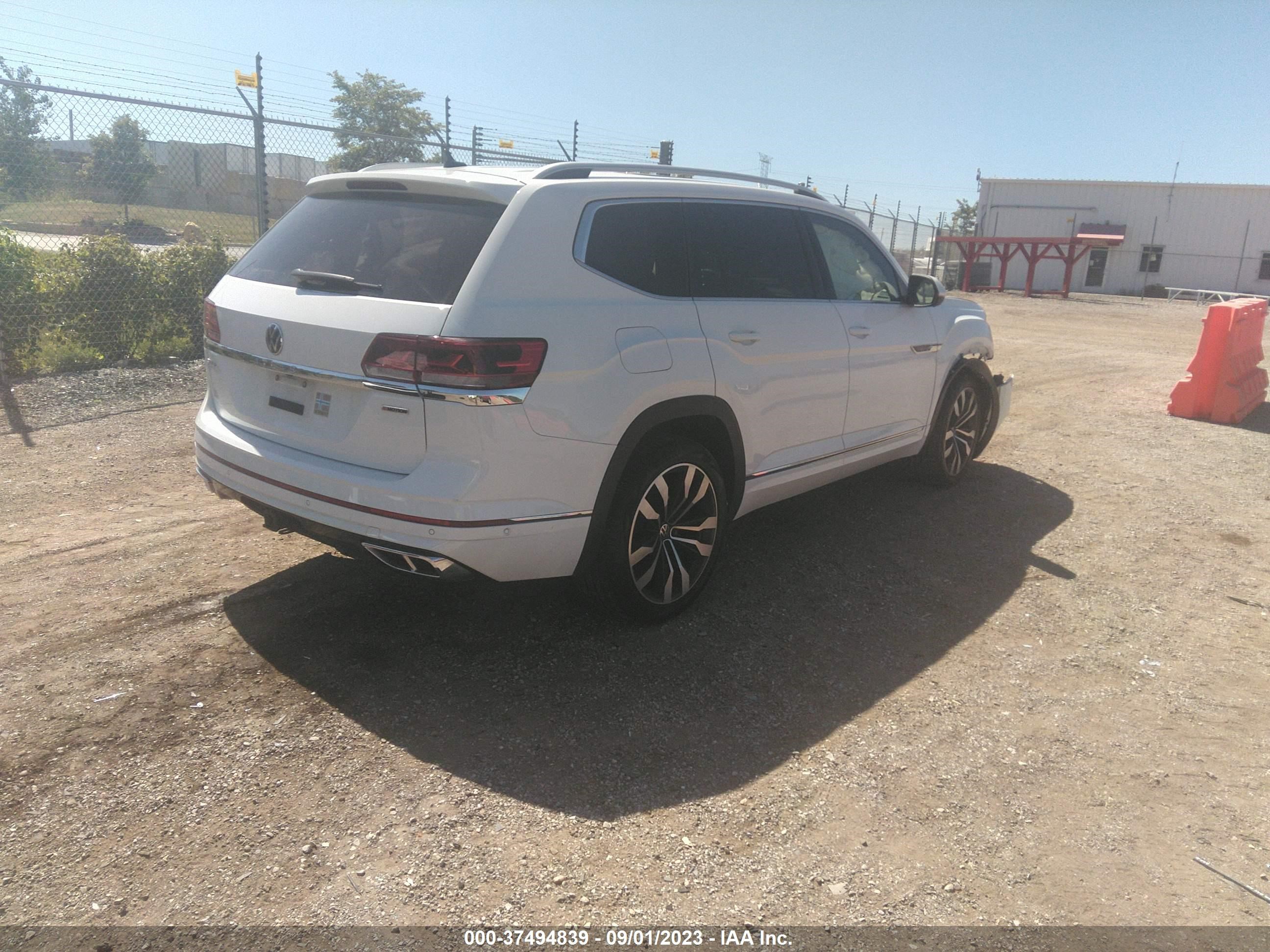 1V2FR2CA9MC560912  volkswagen atlas 2021 IMG 3