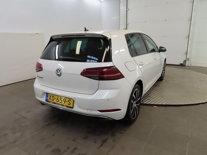 WVWZZZAUZK8900395  volkswagen  2018 IMG 2