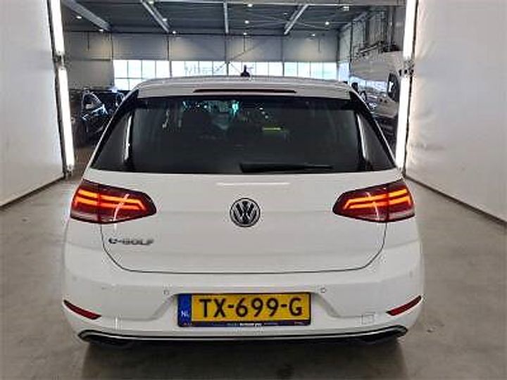 WVWZZZAUZK8903869  volkswagen  2018 IMG 3