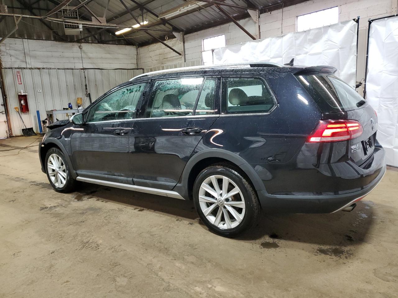 3VWH17AU5KM510545  volkswagen golf 2019 IMG 1