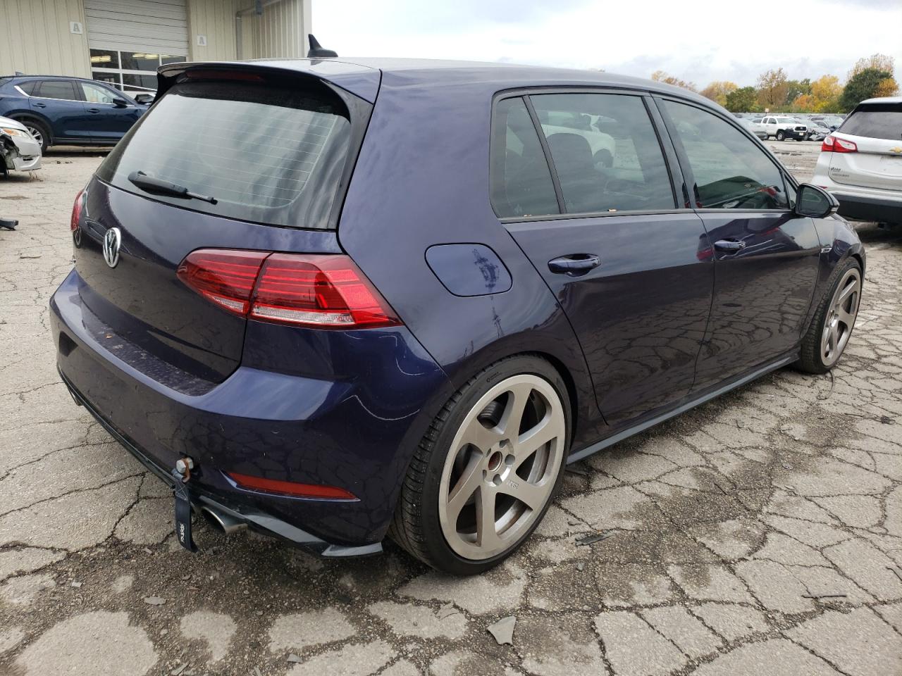 WVWVA7AU0KW203175  volkswagen golf 2019 IMG 2