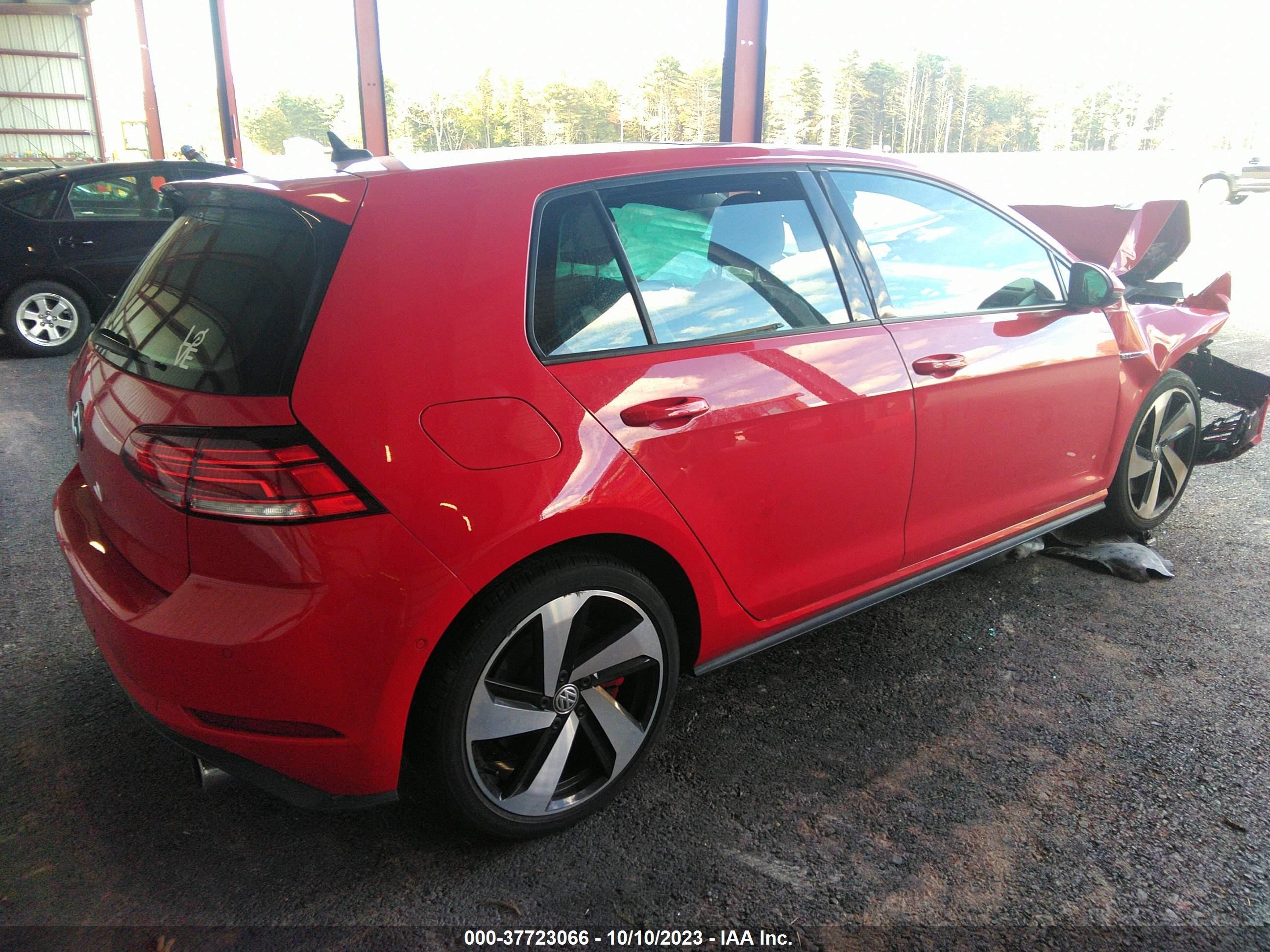 3VW447AU5JM280333  volkswagen golf gti 2018 IMG 3