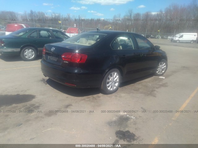 3VWDZ7AJ9BM313861  volkswagen  2011 IMG 3