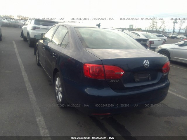 3VWDZ7AJ7BM388476  volkswagen  2011 IMG 2