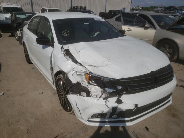 3VWD17AJ4GM268780  volkswagen  2016 IMG 0