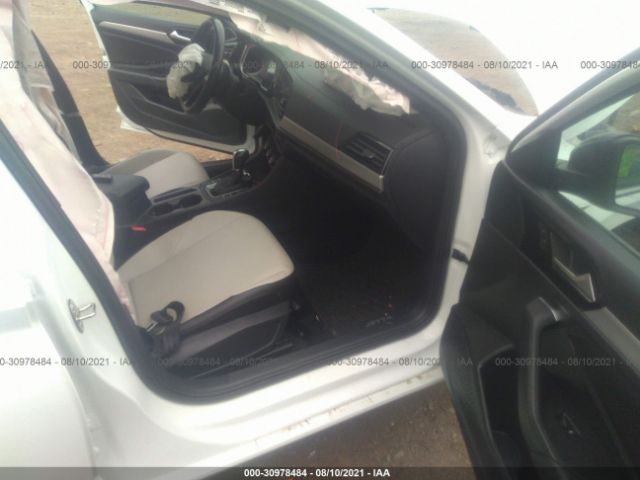 3VWC57BU6KM065844  volkswagen jetta 2019 IMG 4