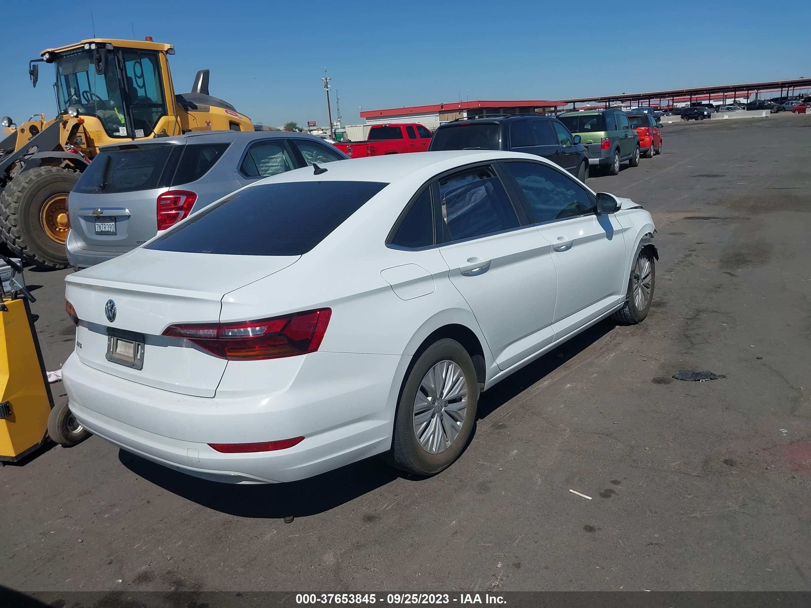 3VWC57BU6KM223101  volkswagen jetta 2019 IMG 3